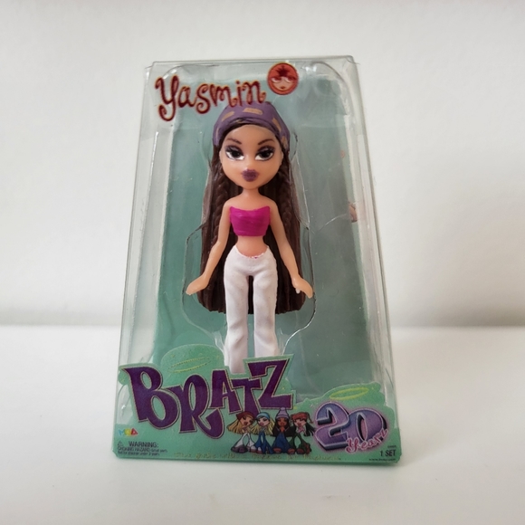Bratz Minis Flashback Series 1 Yasmin - Picture 4 of 4